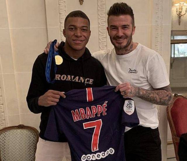 阿斯预测巴萨vs布鲁日首发：莱万领衔，拉什福德替补（阿斯报预测巴萨战布鲁日首发：莱万压阵，拉什福德替补待命）