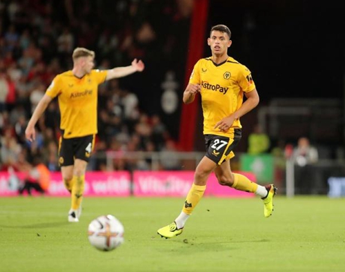 门将多次神扑 成为最大功臣（门将神扑连连 成为制胜关键）