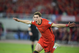 澳超半场：诺尔进球被判无效，中央海岸水手0-0墨尔本城（澳超半场战报：诺尔破门被吹，中央海岸水手0-0墨尔本城）