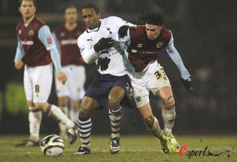 阿森纳＂绝对防御＂堪称无解 有望主场3连杀曼城（阿森纳防线如铁难撼 主场剑指对曼城三连胜）