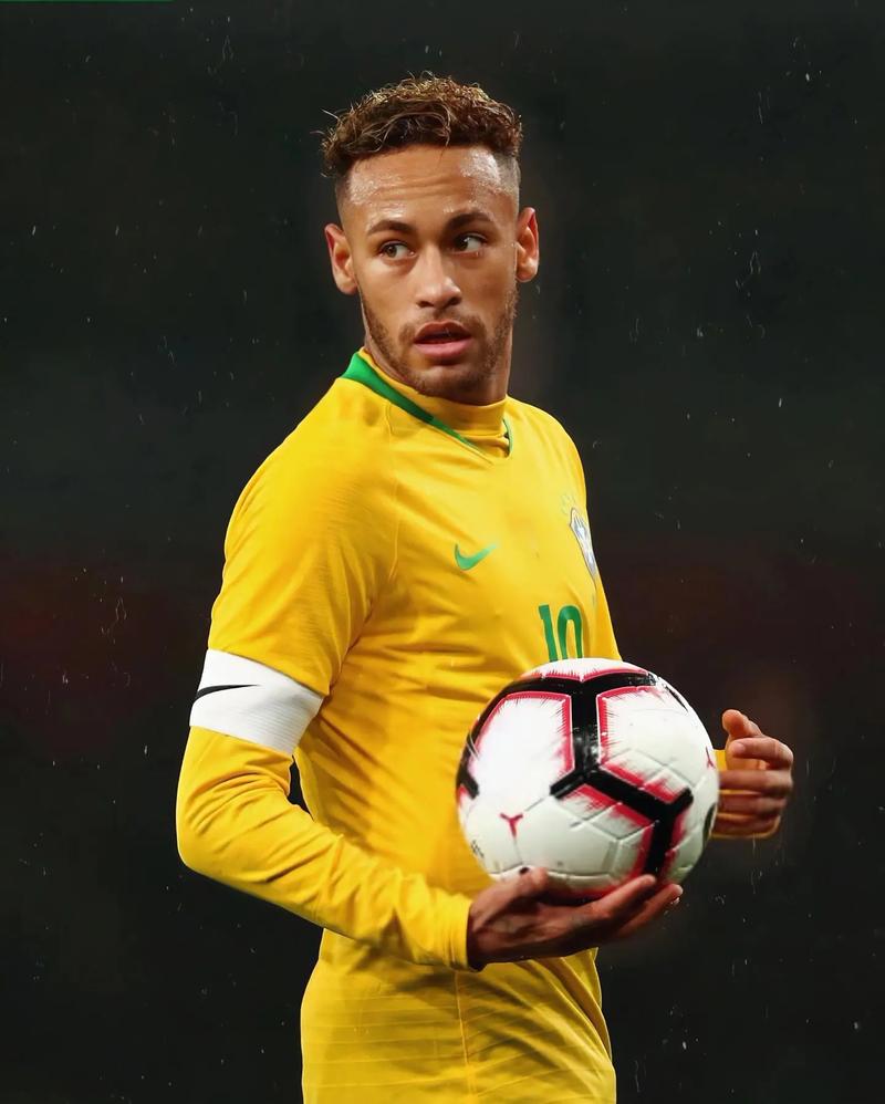 12月13日NBA看点：库里复出战群狼，老鹰、活塞强强对话（12月13日NBA前瞻：库里归来迎战森林狼，老鹰与活塞上演焦点之战）