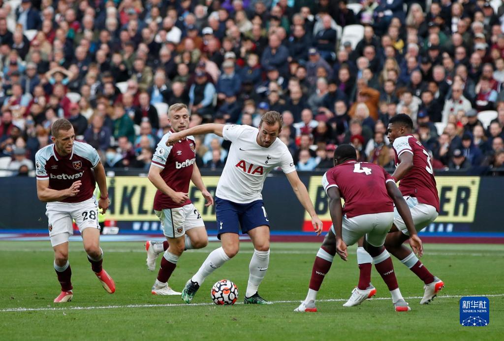 德拉富恩特谈卡瓦哈尔和亚马尔冲突：队内就像一家人一样团结（德拉富恩特：卡瓦哈尔与亚马尔虽有冲突，球队仍如家般团结）