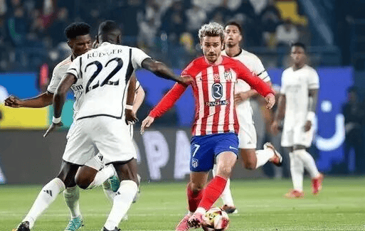 基恩怒批芒特：在场上就像小学生，这种球员拉低曼联整体水准