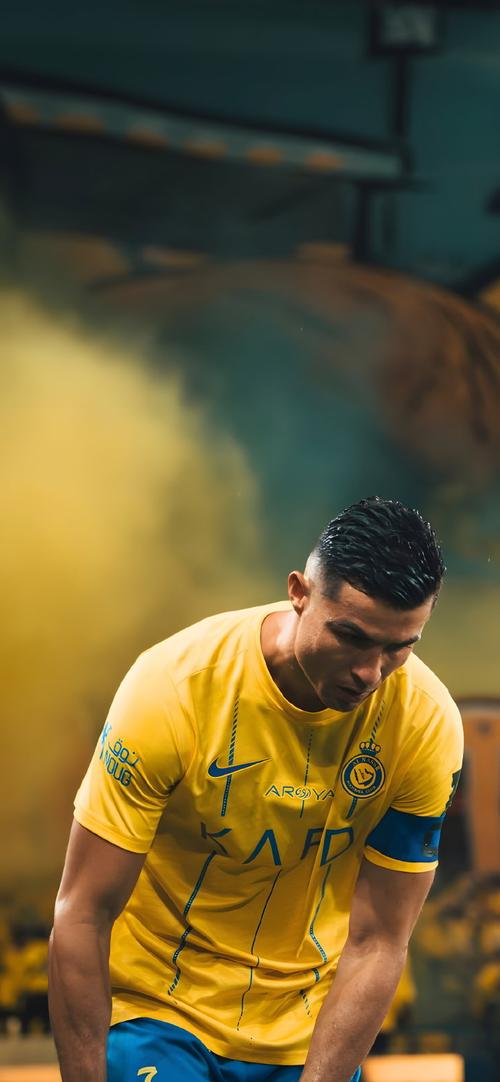 波兰11月世预赛大名单：莱万领衔，泽林斯基、皮扬特克在列（波兰公布11月世预赛名单：莱万压阵，泽林斯基、皮扬特克入选）